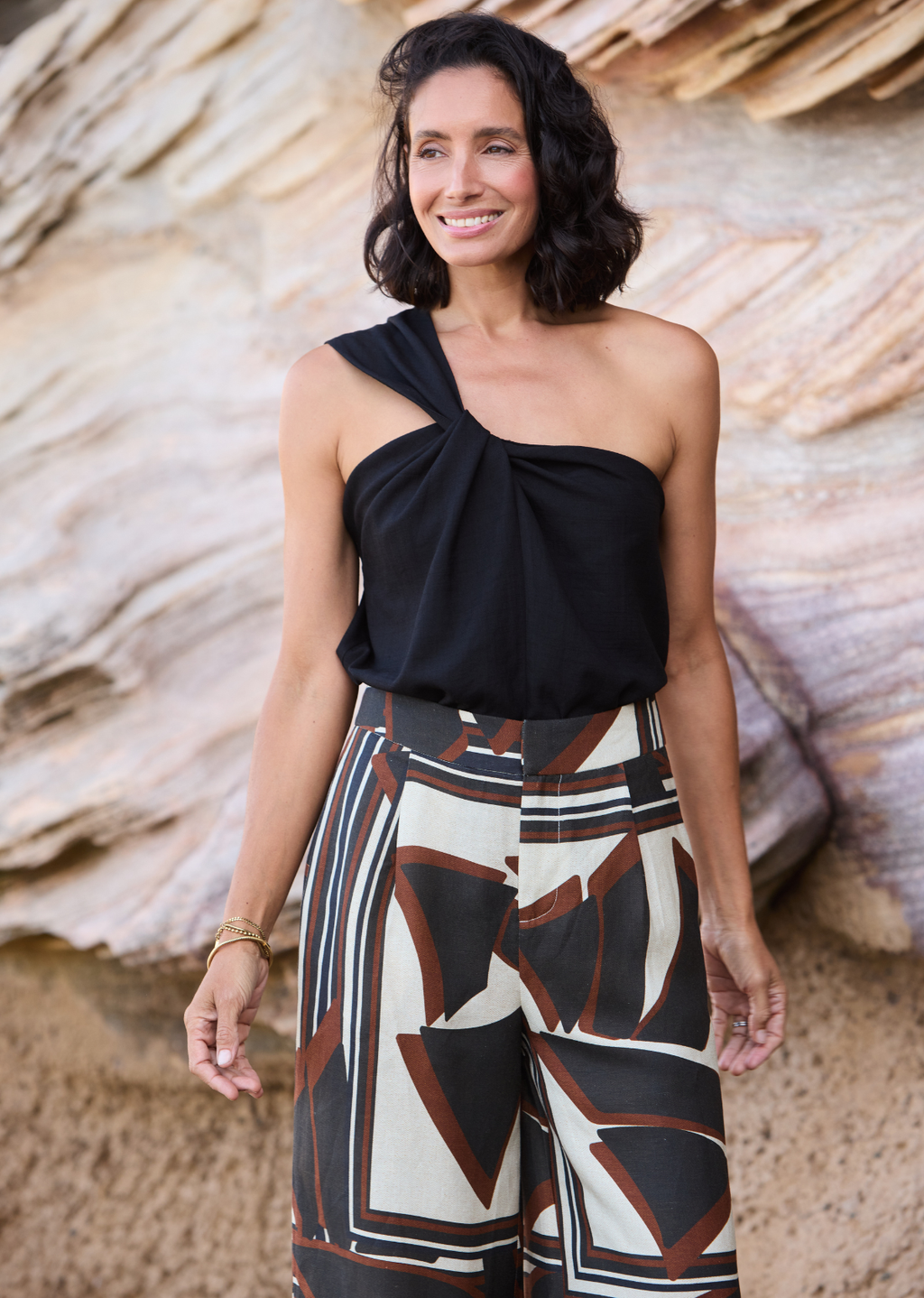 JULIA ONE SHOULDER TOP - BLACK